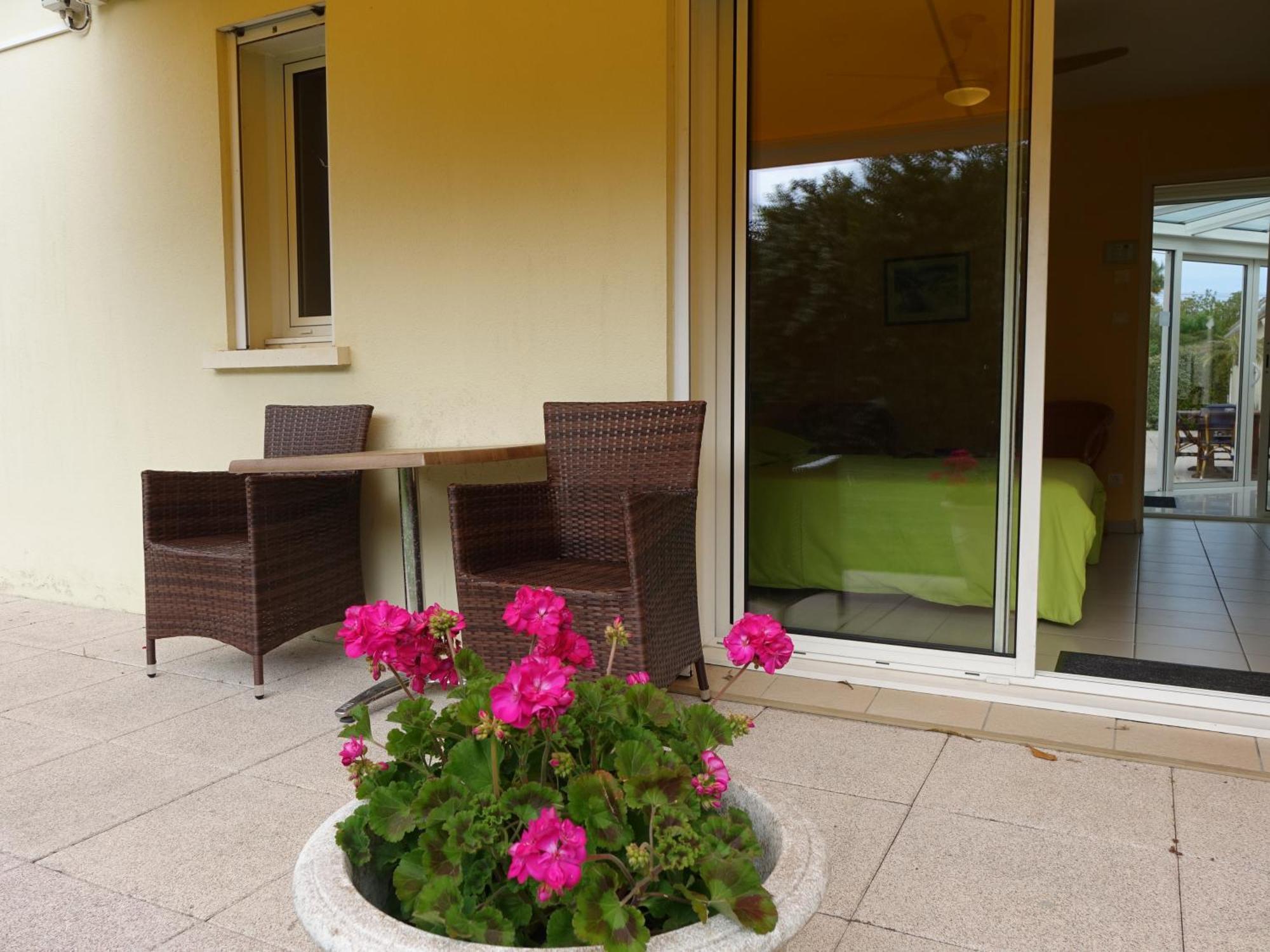 Locatlantique Bed & Breakfast Aytre Exterior photo