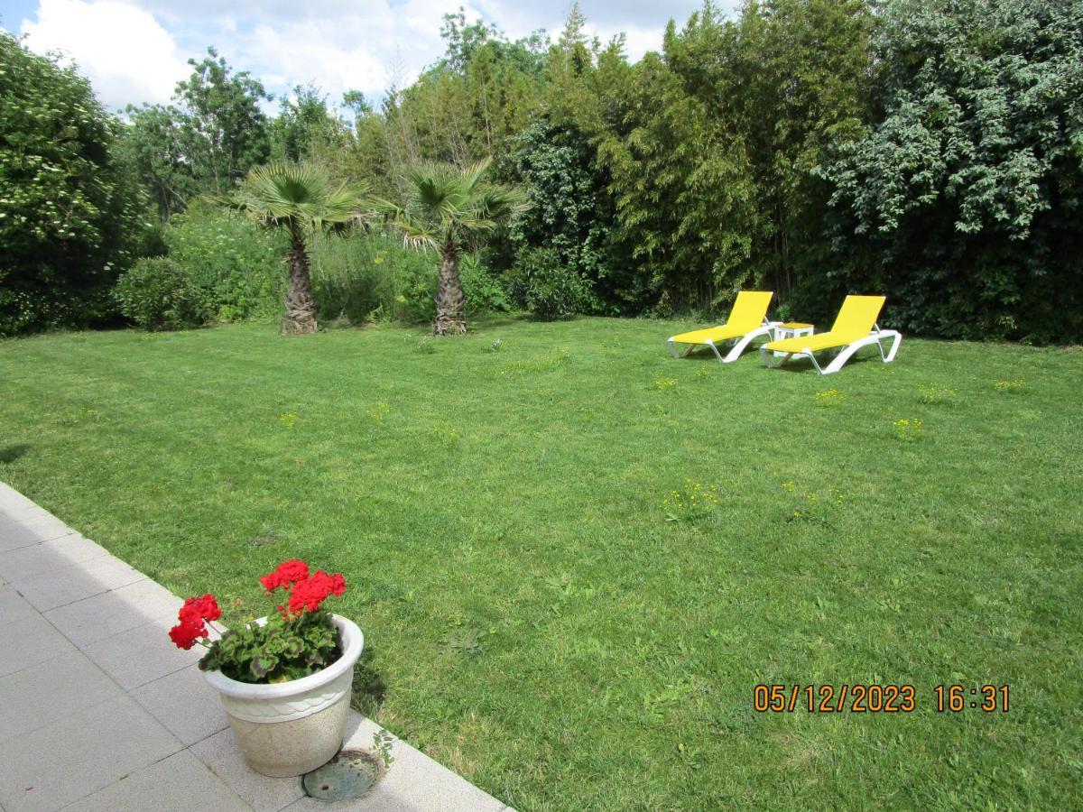 Locatlantique Bed & Breakfast Aytre Exterior photo